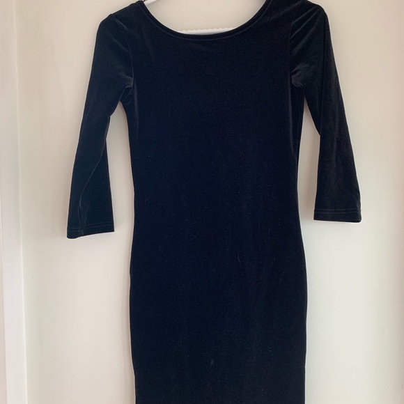 Dresses - Picture 6 of 8